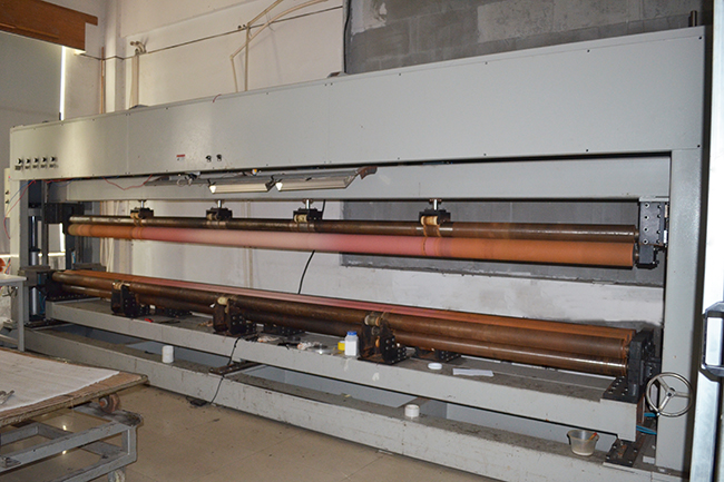 无锡鼎点注册碳纤维生产设备——卷管机2