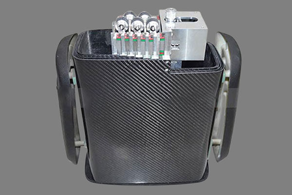 碳纤维仪器箱表面加工如何处理?